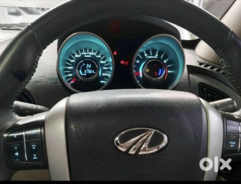 Mahindra Xuv500 W9 Diesel Dec 2017 Year