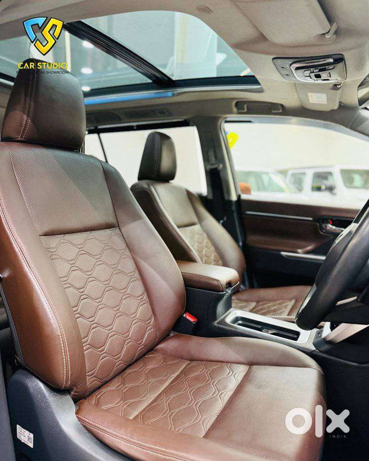 Toyota Innova Hycross 2.0 Zx Hybrid 7 Str, 2024