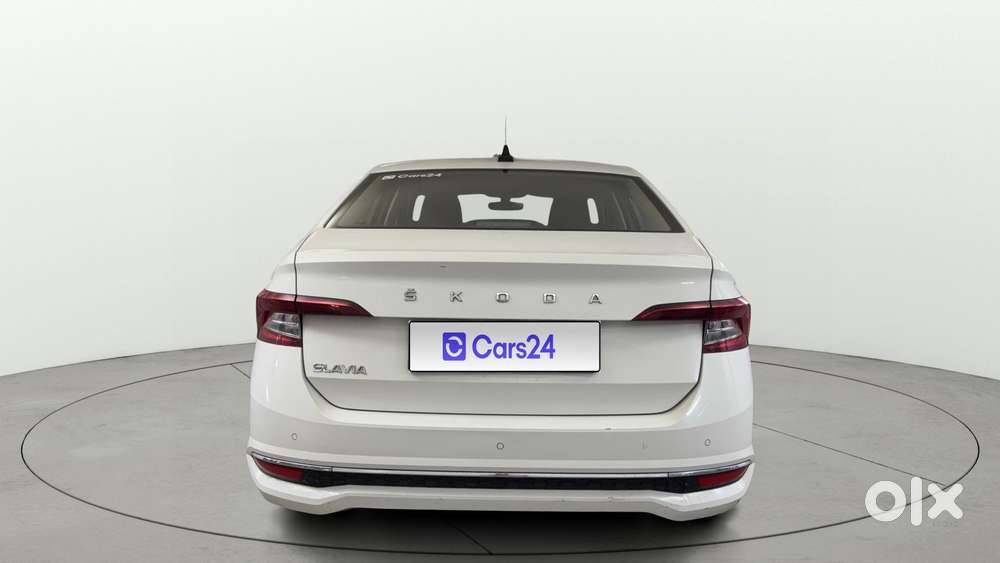 Skoda Slavia Style 1.0l Tsi Mt, 2022, Petrol