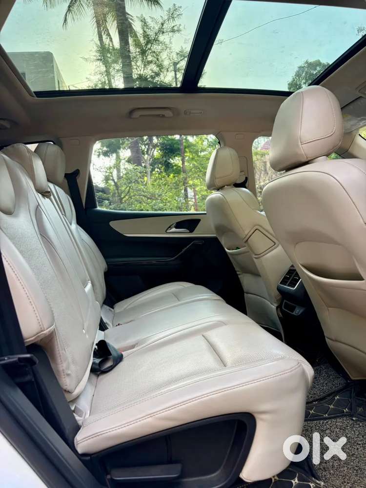Mahindra Xuv700 2.2 Ax 7 Diesel At Str, 2022, Diesel