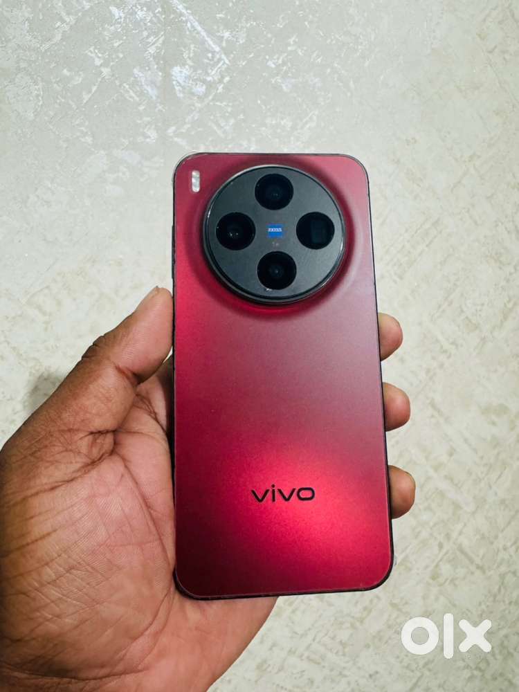Vivo X300 Neat and Clean 5 month warranty left