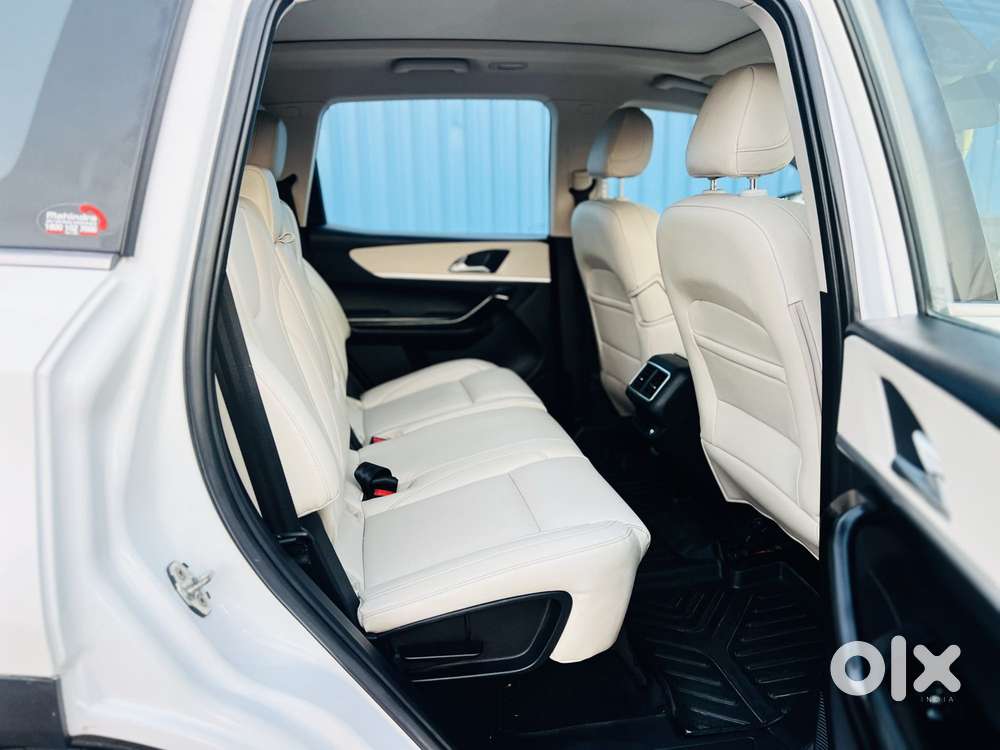 Mahindra Xuv700 2.2 Ax 7 Diesel At Luxury Pack Str Awd, 2022, Diesel