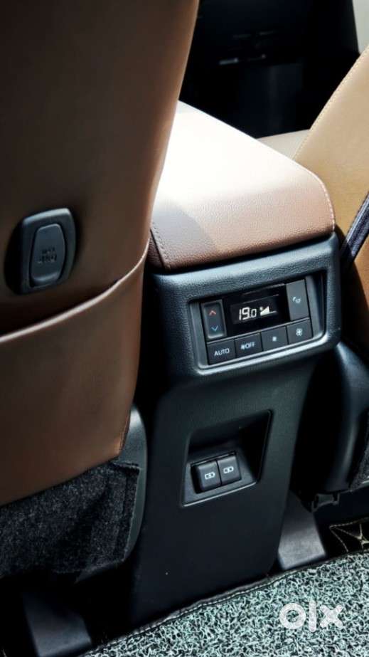 Toyota Innova Hycross 2.0 Zx (o) Hybrid 7 Str, 2023, Petrol