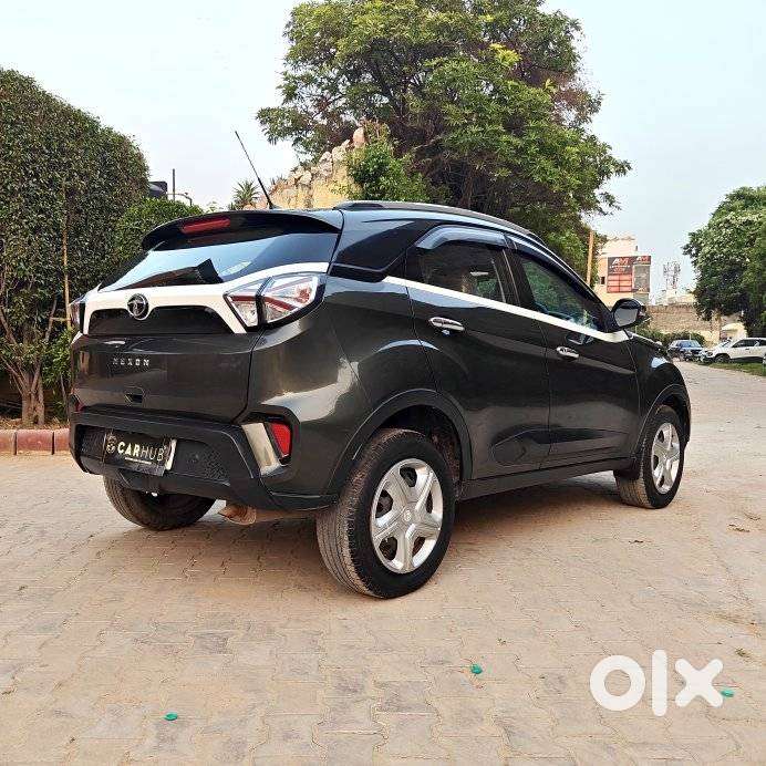 Tata Nexon 1.2 Revotron Xma Amt (s), 2020, Petrol