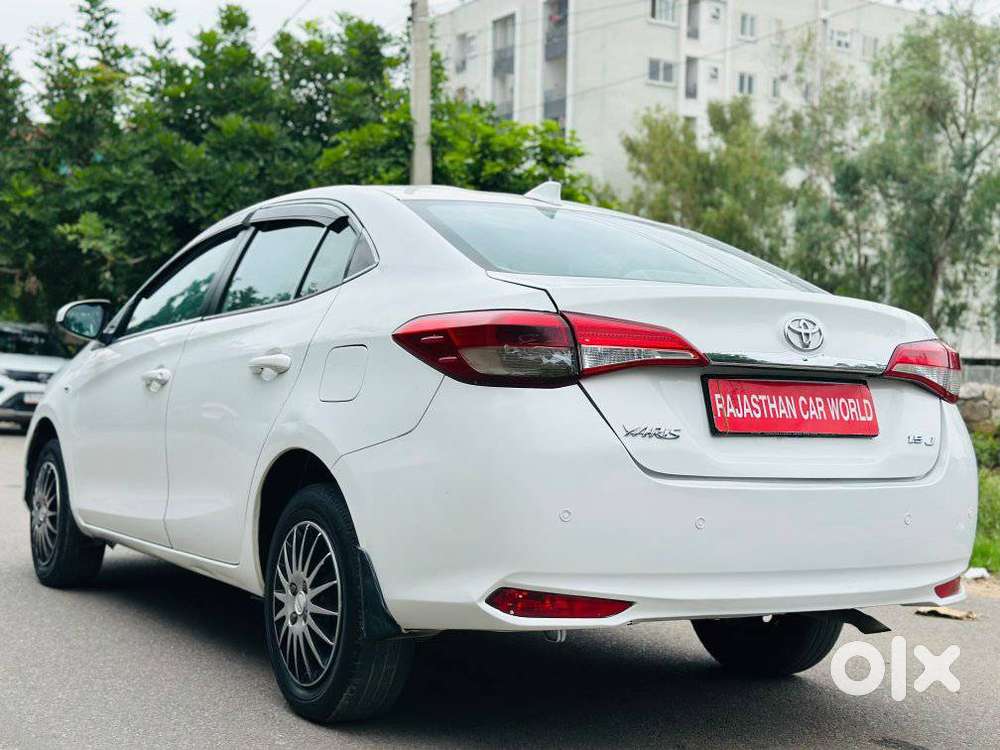 Toyota Yaris J Cvt, 2019, Petrol