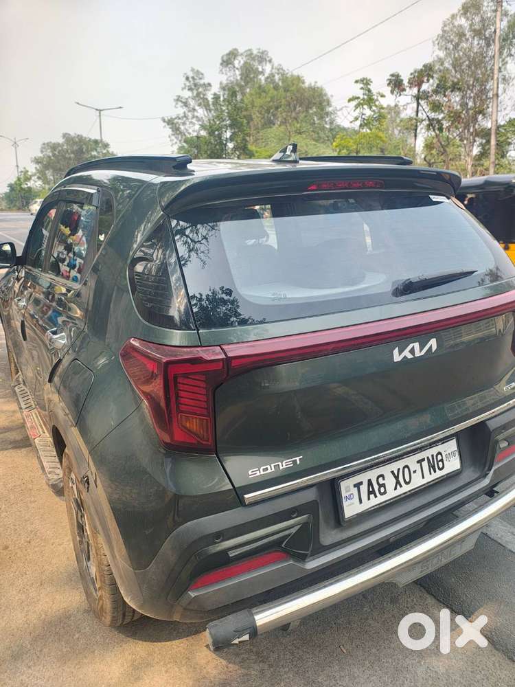 Kia Sonet Top Petrol Variant 2024 @12,50,000 Only 22k Km Driven