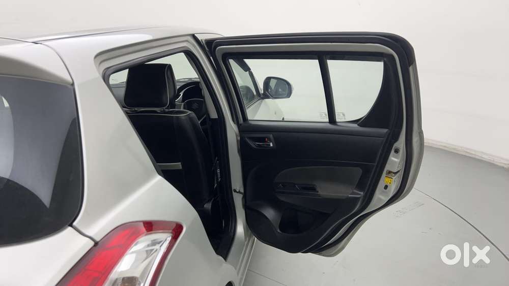 Maruti Suzuki Swift Vxi Optional, 2016, Petrol