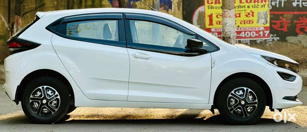 Tata Altroz 1.2 Xe, 2022, Petrol