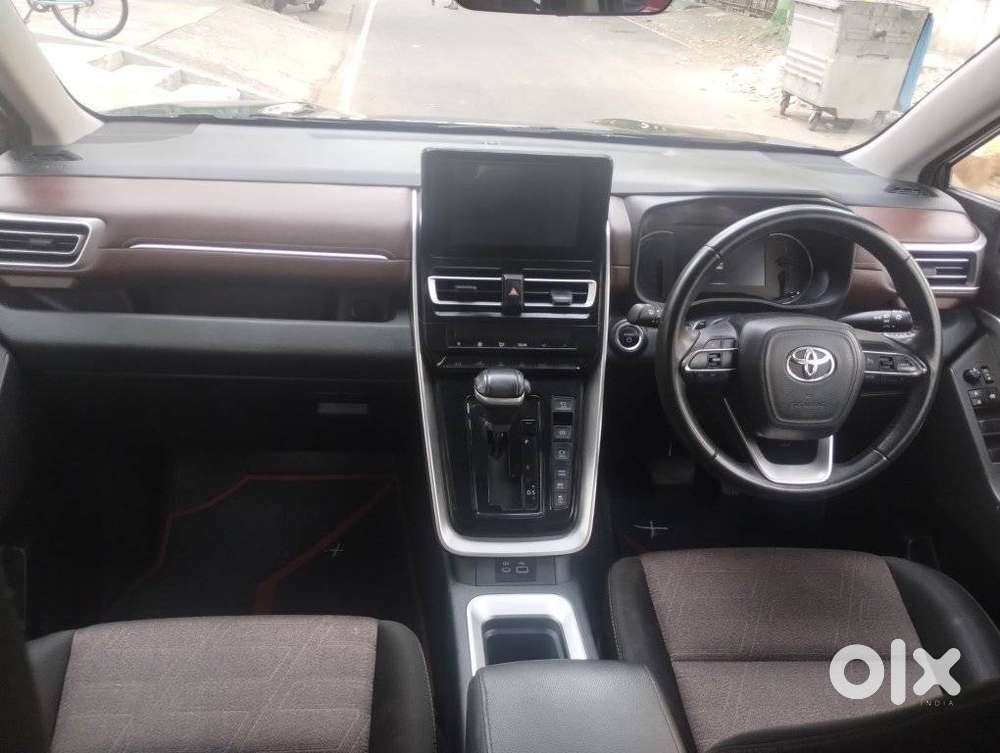 Toyota Innova Hycross 2.0 Vx Hybrid 7 Str, 2023, Petrol