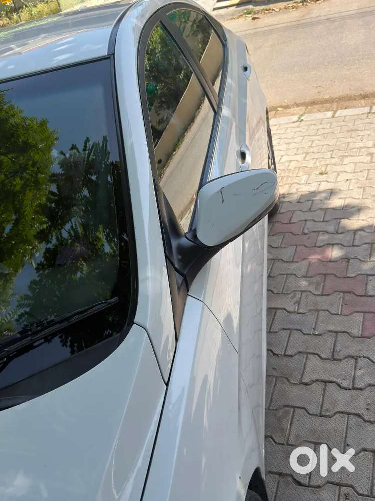 Hyundai Verna 2017 Diesel Well Maintained White Color