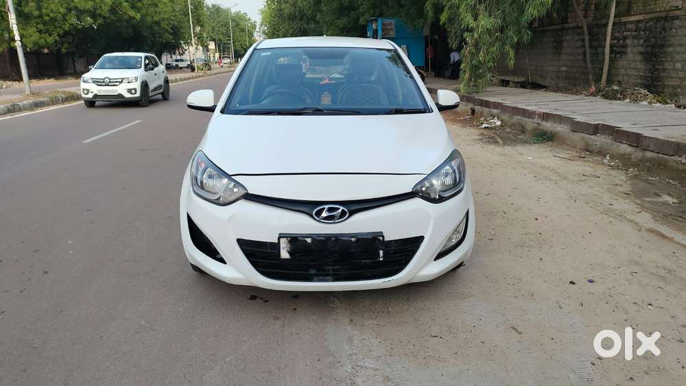 Hyundai I20 Sportz 1.4 Crdi 6 Speed Bs-iv, 2013, Diesel