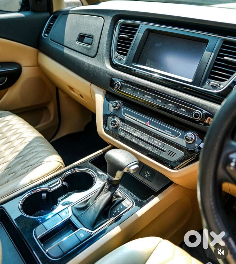 Kia Carnival Prestige, 2023, Diesel