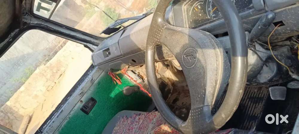 Force Cruiser 14 Seater Diesel Gadi