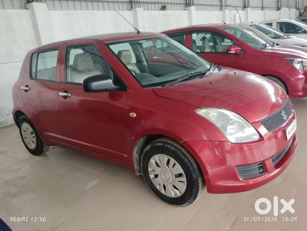 Maruti Suzuki Swift Lxi Bsiii, 2009, Petrol