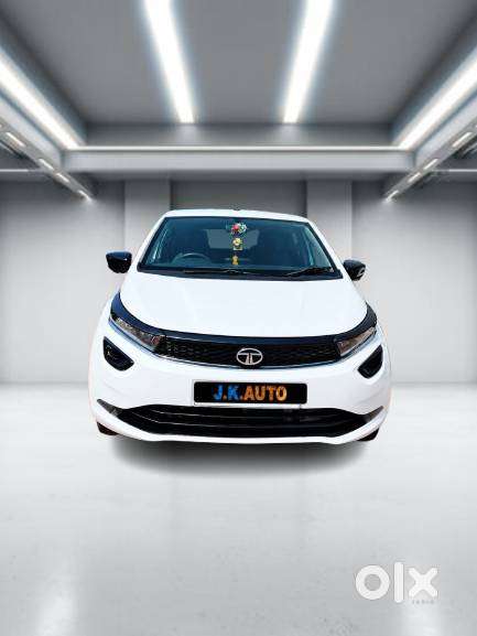 Tata Altroz 1.2 Xm Plus, 2023, Petrol