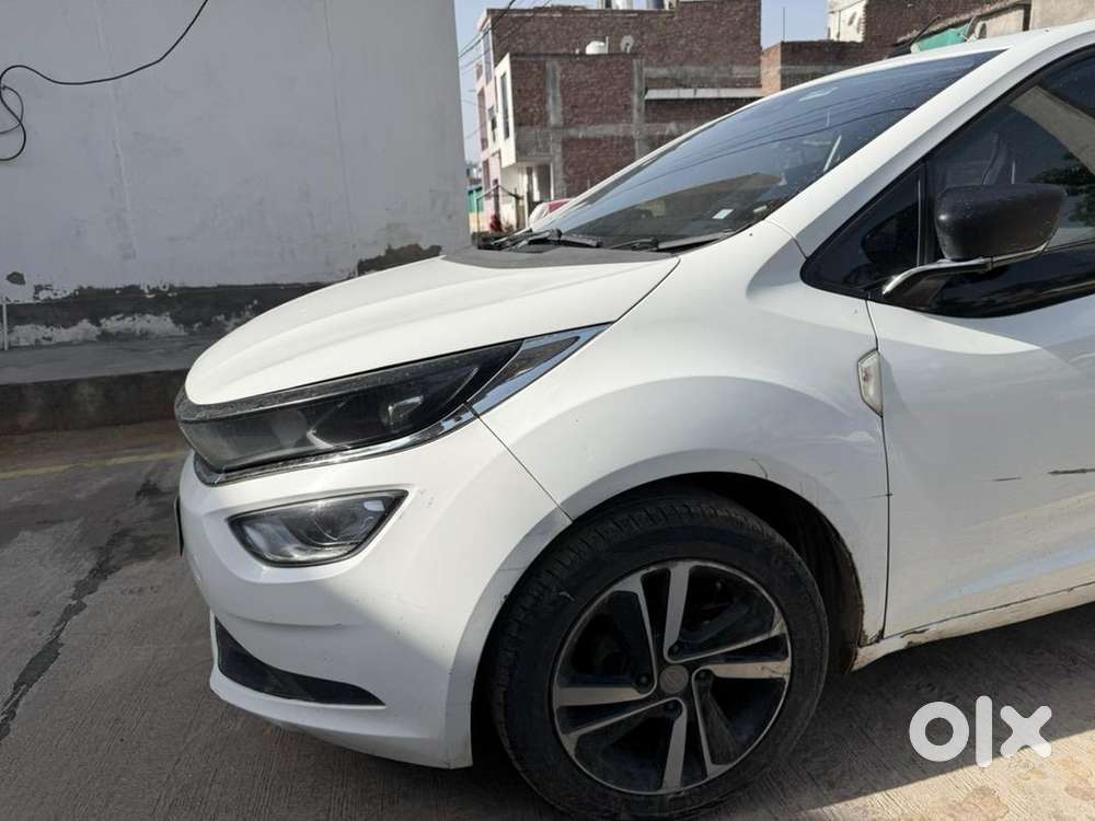 Tata Altroz 2019 Petrol 200000 Km Driven In Cng Outside Fitted