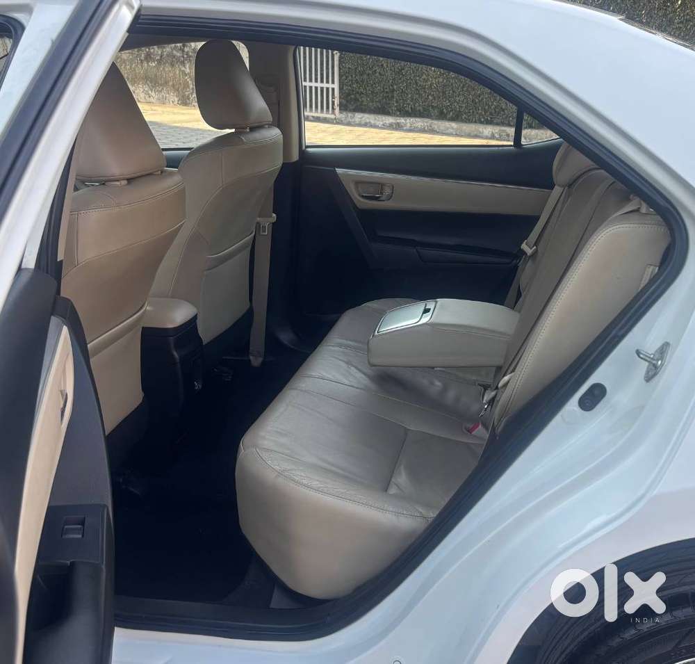 Toyota Corolla Altis 1.8 Vl 2015 At 98000 Kms Chandigarh Registration.