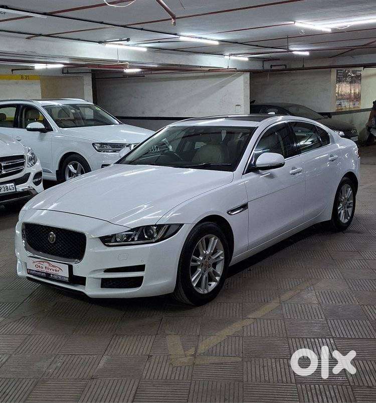 Jaguar Xe Portfolio, 2016, Petrol