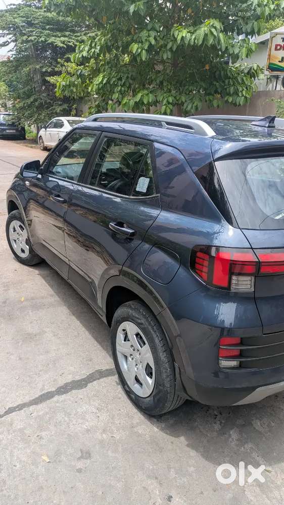 Hyundai Venue Mt Petrol 2023
