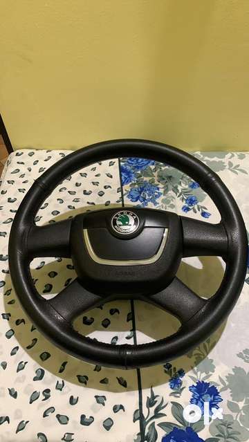 Skoda rapid deals steering wheel