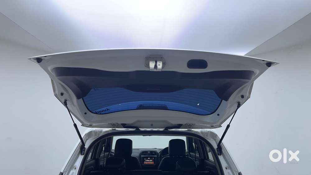 Maruti Suzuki Vitara Brezza 1.5 Zxi Plus At, 2020, Petrol