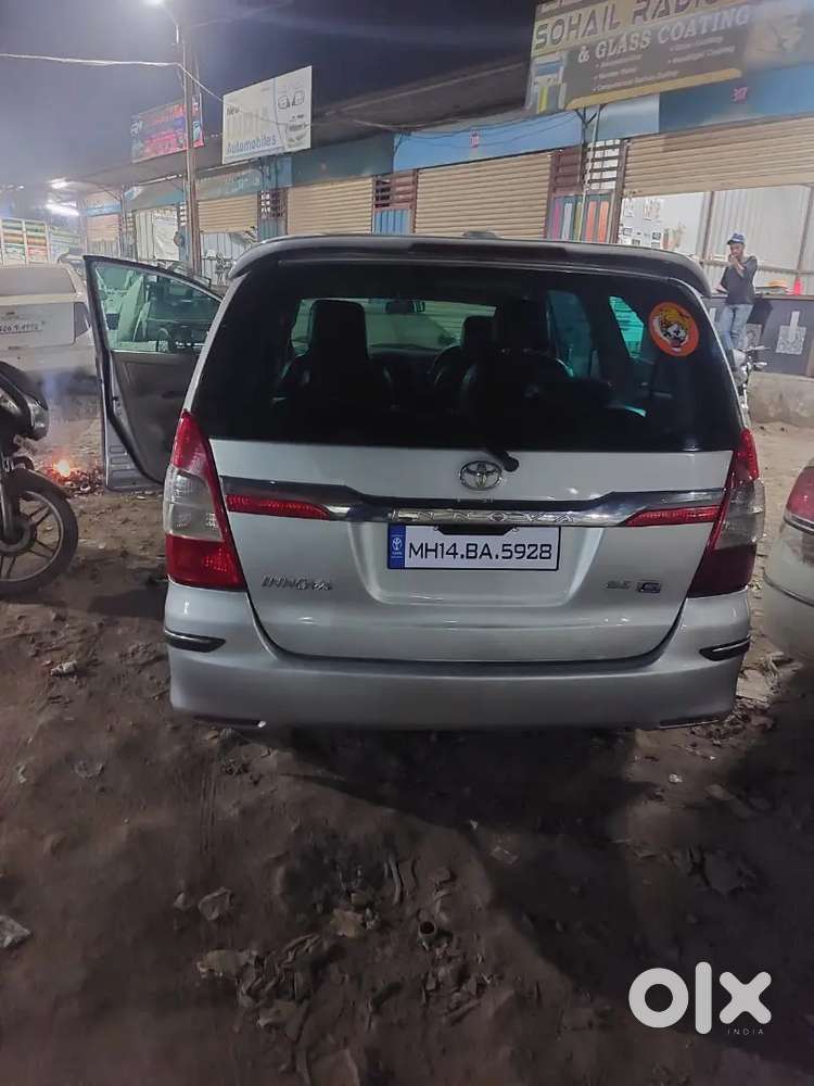 Toyota Innova 2011 Diesel 150000 Km Driven