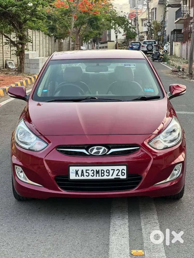 Hyundai       Verna     2014    Petrol       147000     Km      Driven