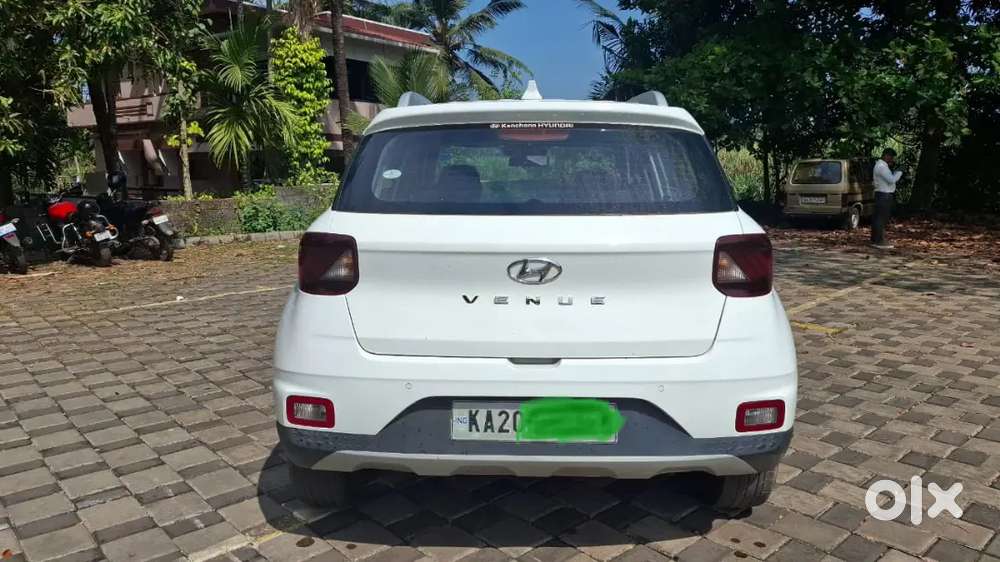 Hyundai Venue 2021 Petrol Well Maintained
