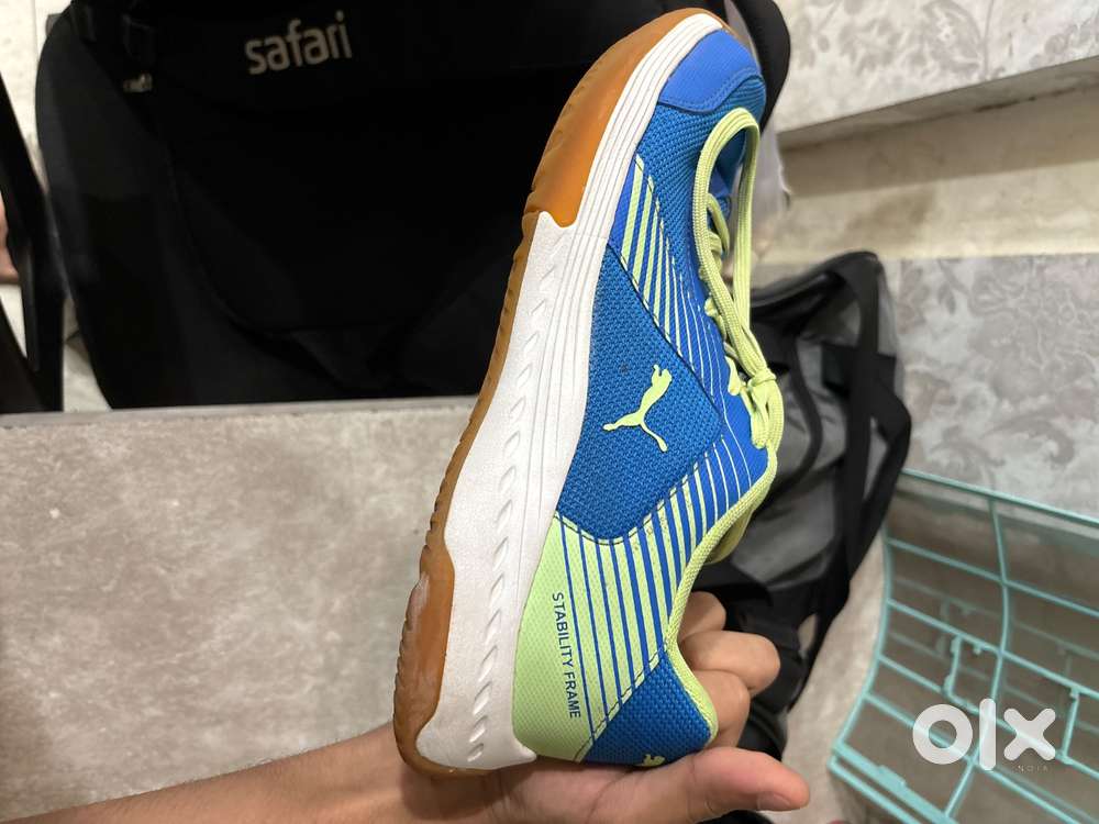 Running shoes puma