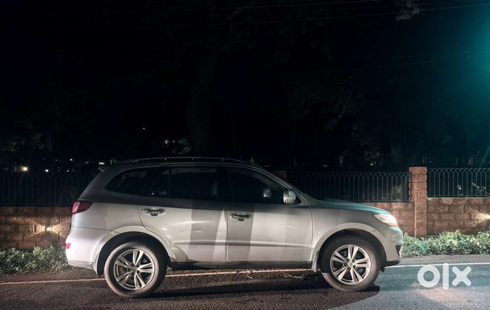 Hyundai Santa Fe 2011 Diesel Well Maintained