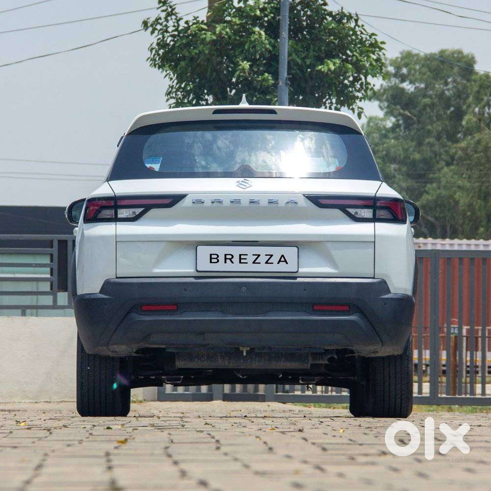 Maruti Suzuki Brezza 1.5 Vxi Smart Hybrid, 2023, Petrol