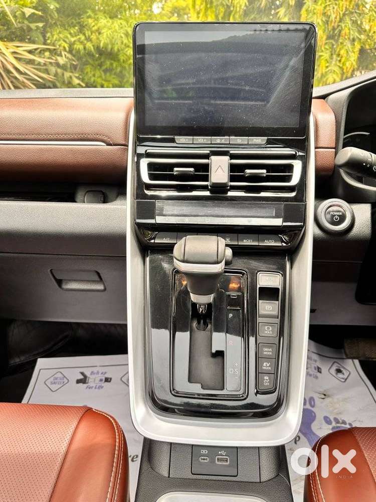 Toyota Innova Hycross 2.0 Vx (o) Hybrid 7 Str, 2024, Petrol