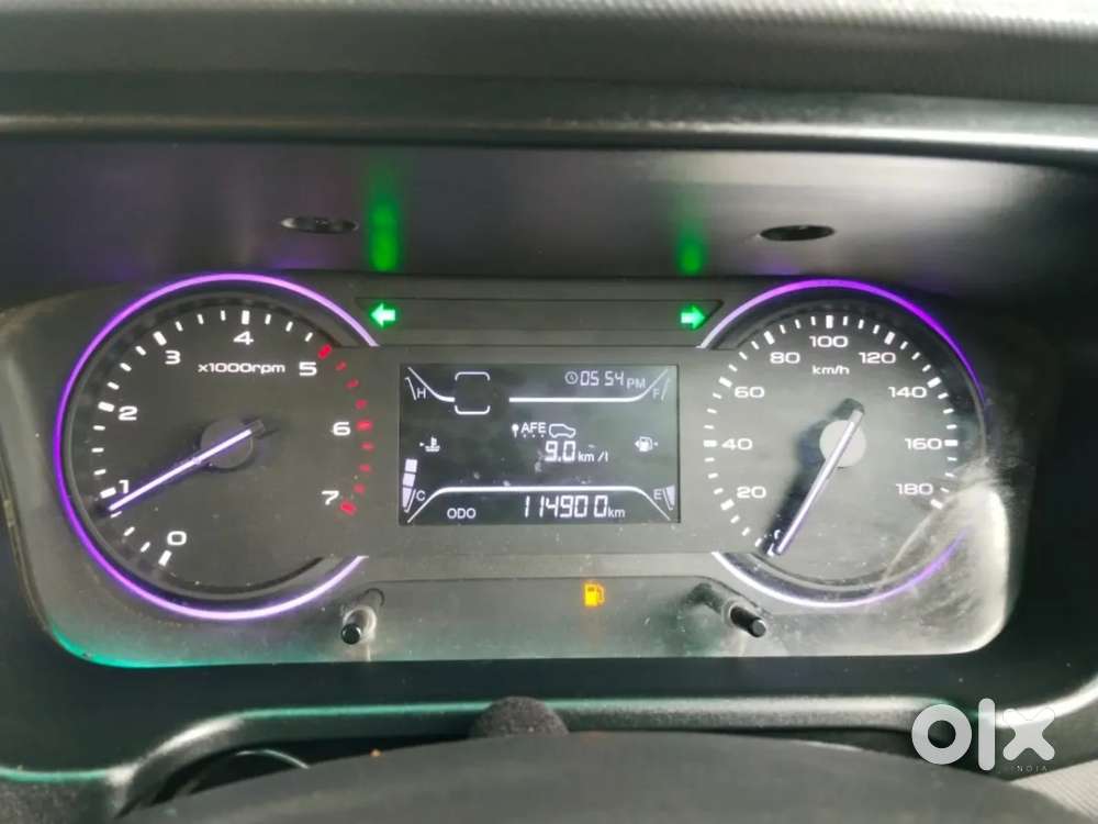 Mahindra Marazzo M4, 2018, Diesel