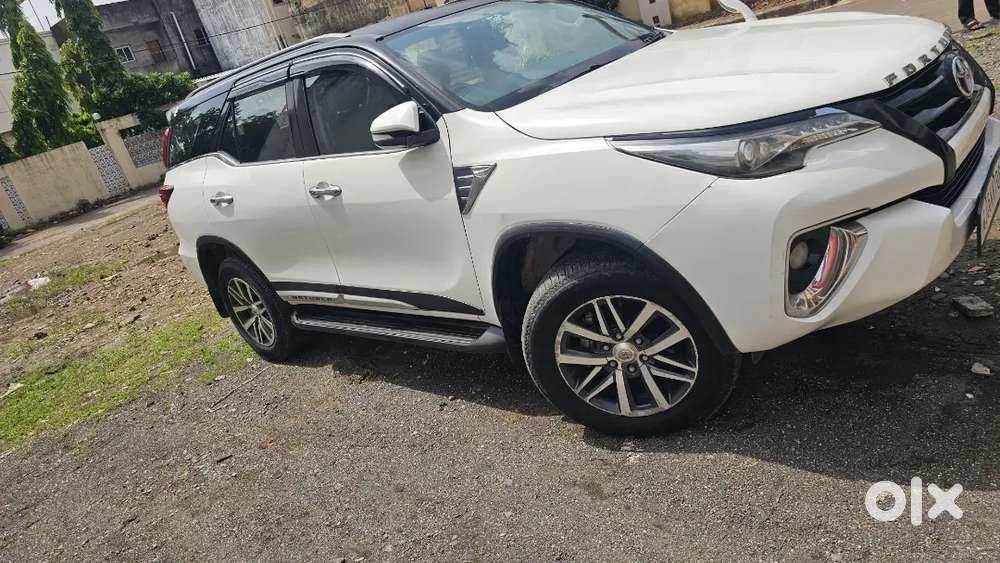 Toyota Fortuner 2017 Diesel 292000 Km Driven