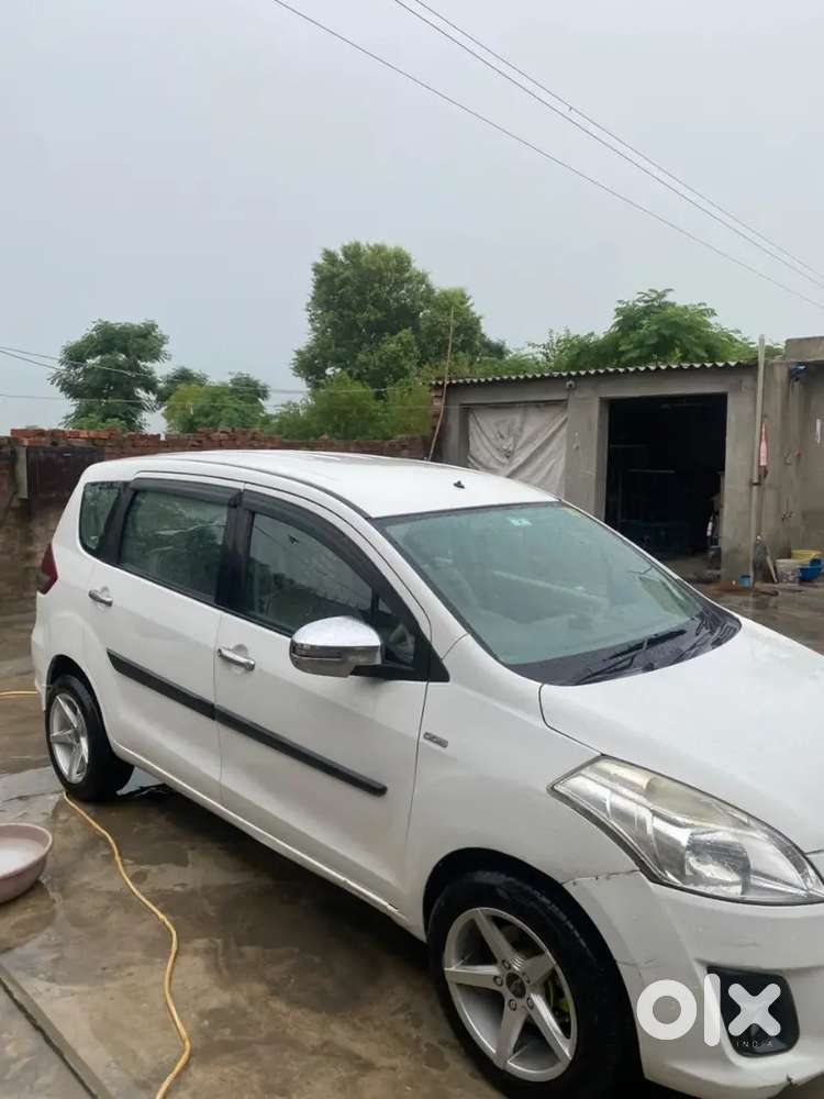 Maruti Suzuki Ertiga 2012 Diesel 250000 Km Driven Good Conditions
