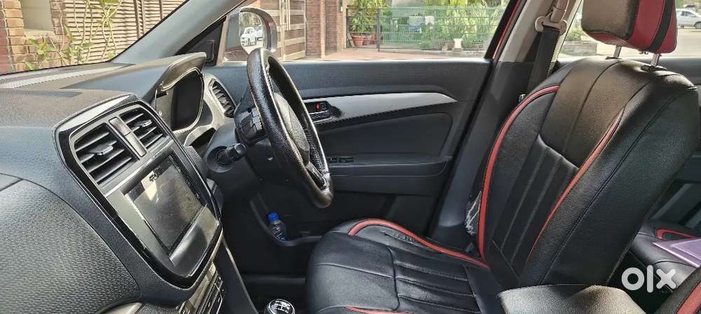 Top Model Great Condition Vehicle In Dual Tone With Company Record