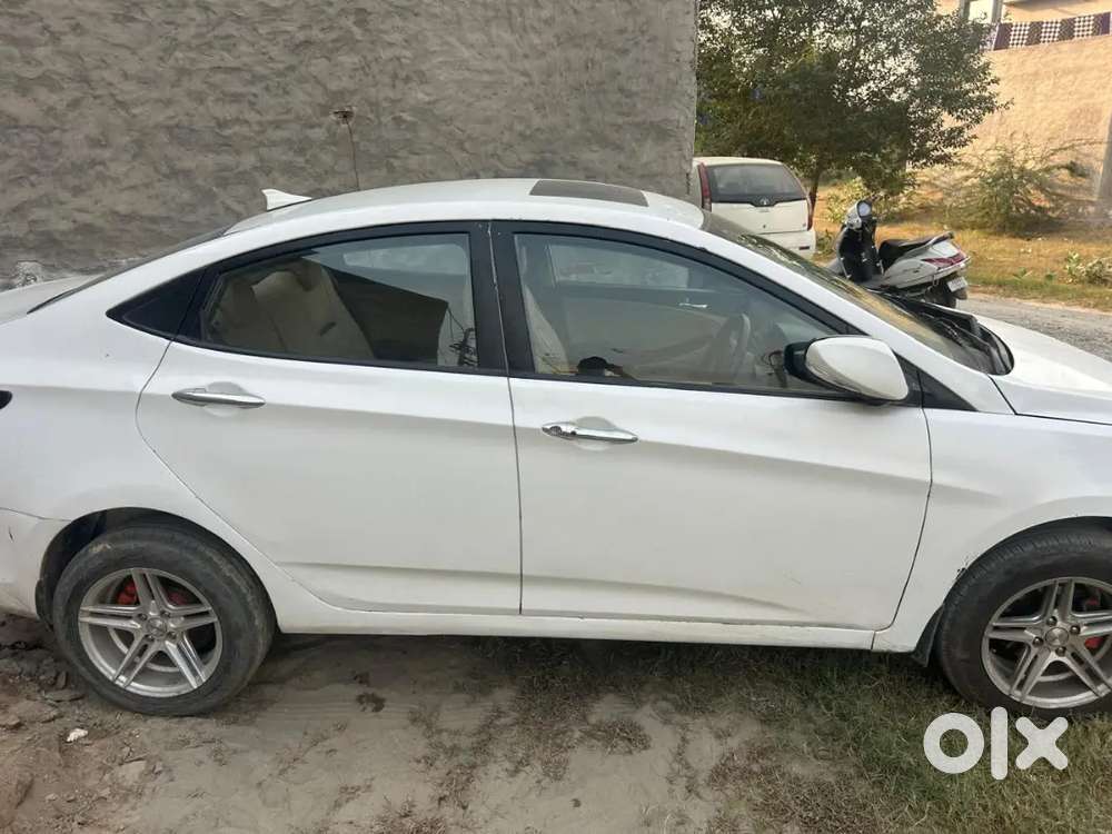 Hyundai New Verna 2015 Diesel 200000 Km Driven