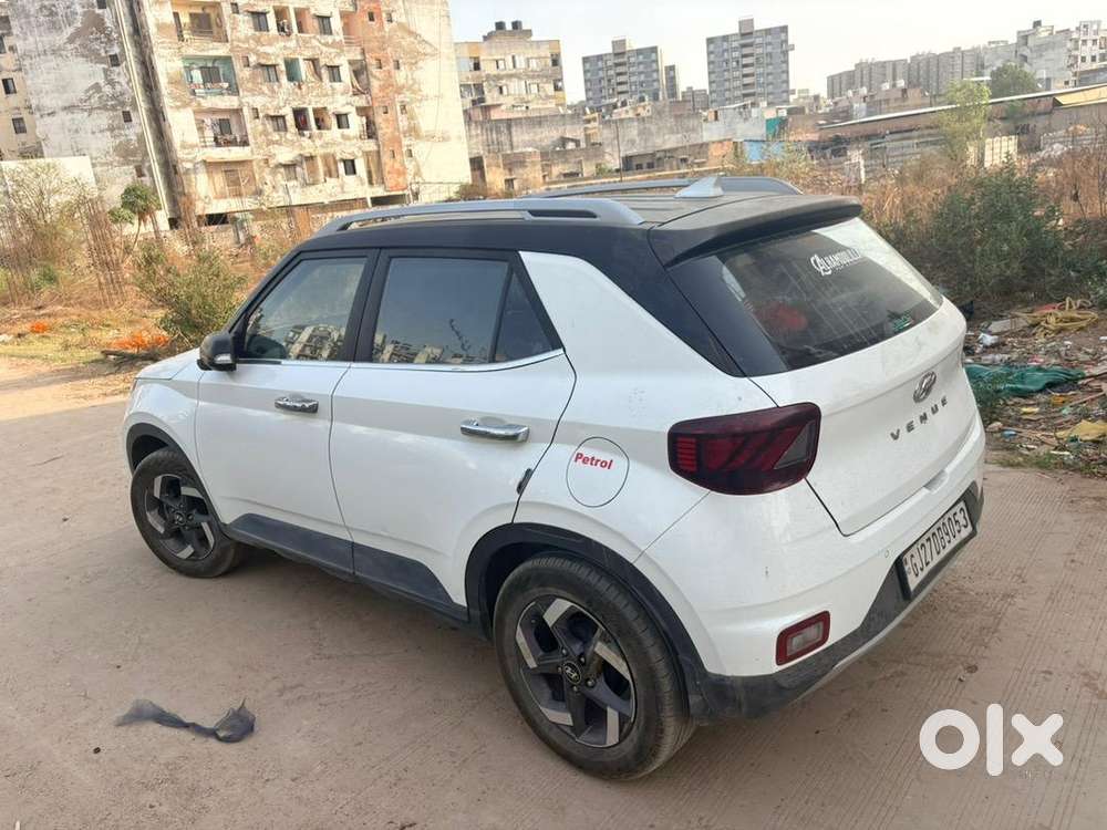 2020 Hyundai Venue 1.2l Cng/petrol Excelent Condition