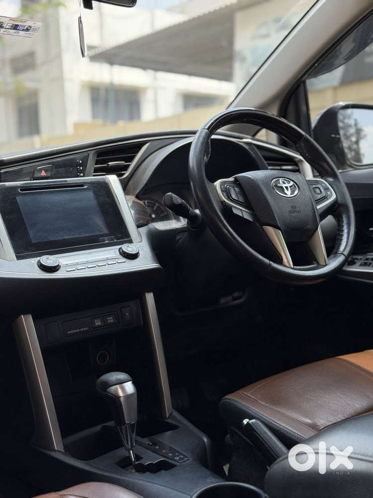 Toyota Innova Crysta 2.8z Automatic, 2016, Diesel