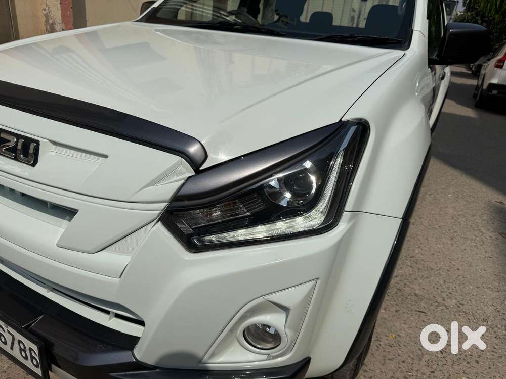 Isuzu D-max V-cross 4x4, 2025, Diesel