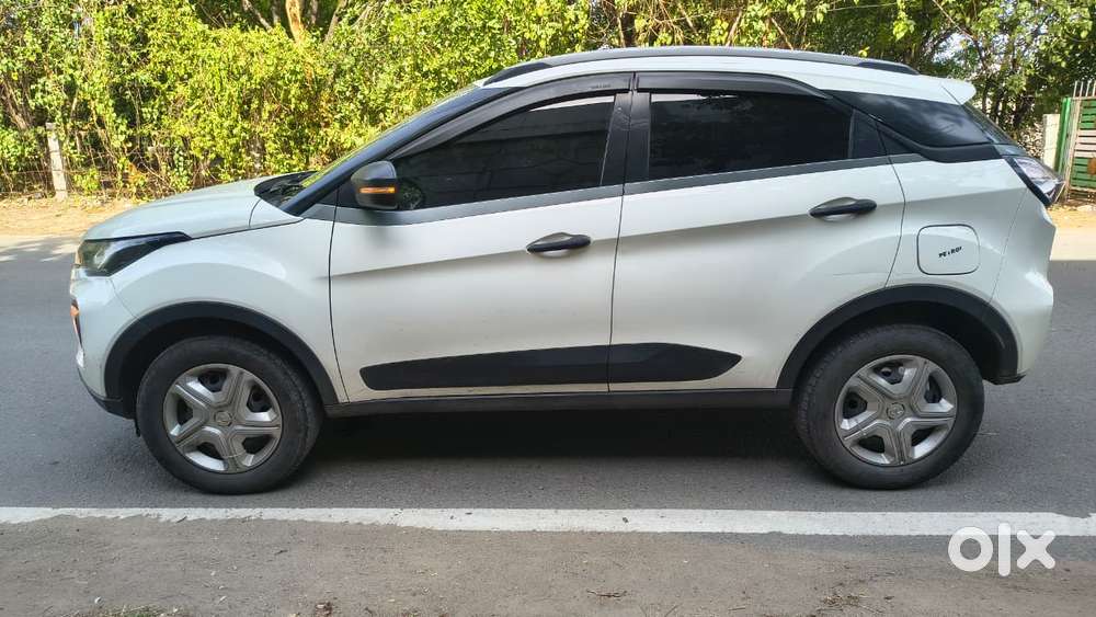 Tata Nexon 1.5 Revotorq Xma Amt (s), 2021, Petrol
