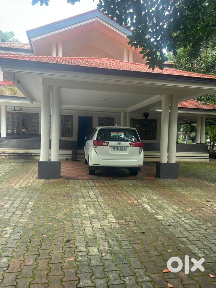 Toyota Innova Crysta 2022 Diesel Well Maintained