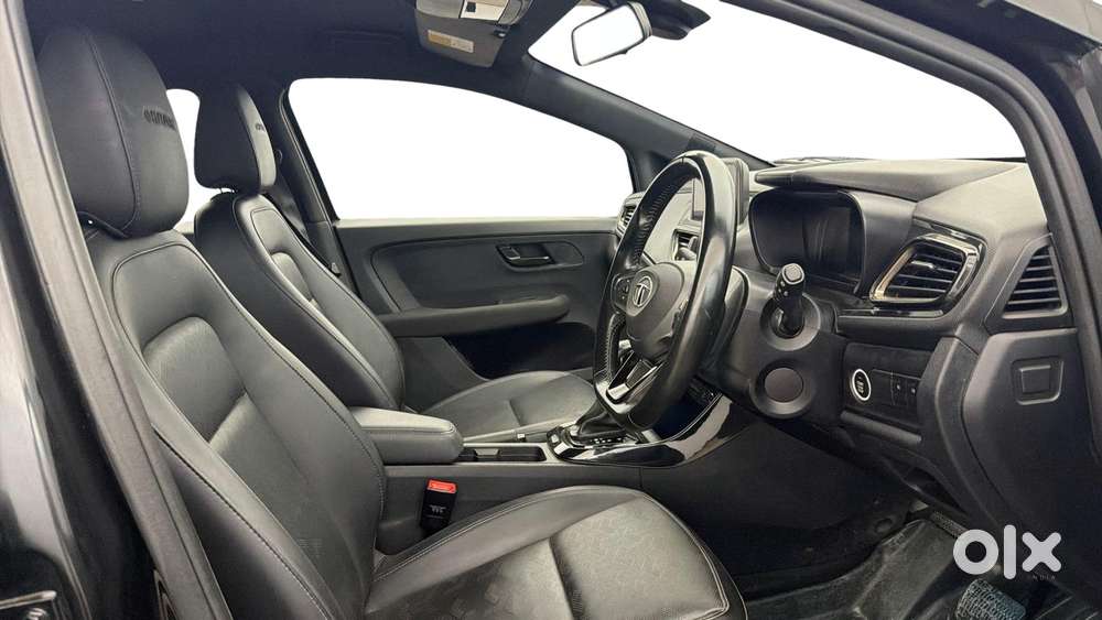 Tata Altroz 1.2 Xza Plus Dark Edition Dct, 2022, Petrol