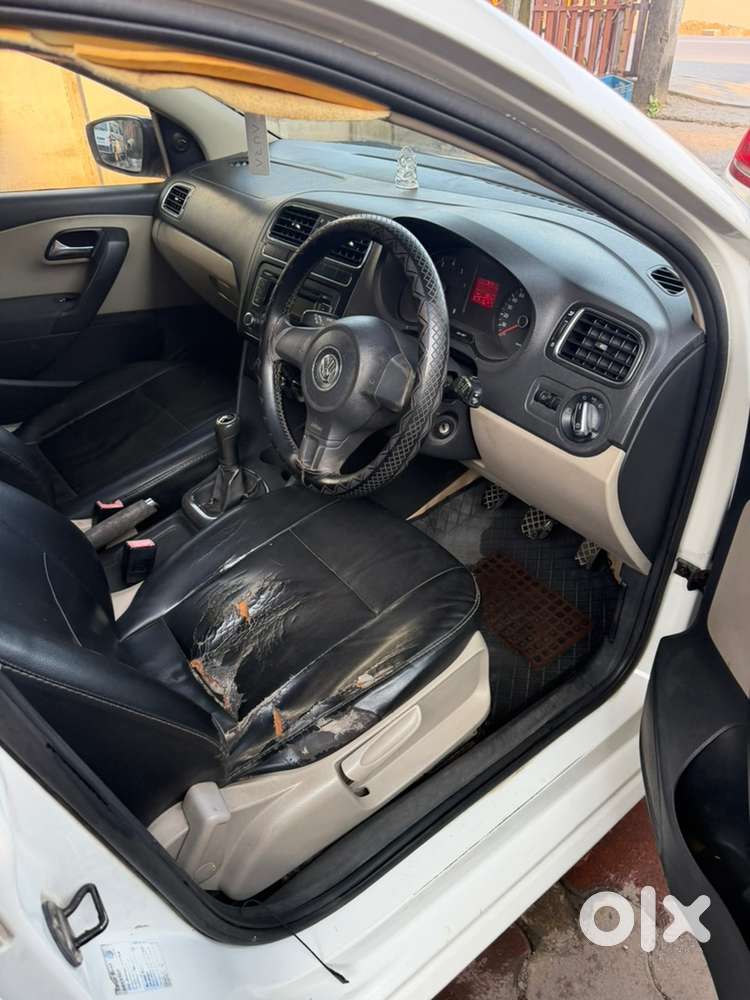 Volkswagen Polo Petrol Manual 2010