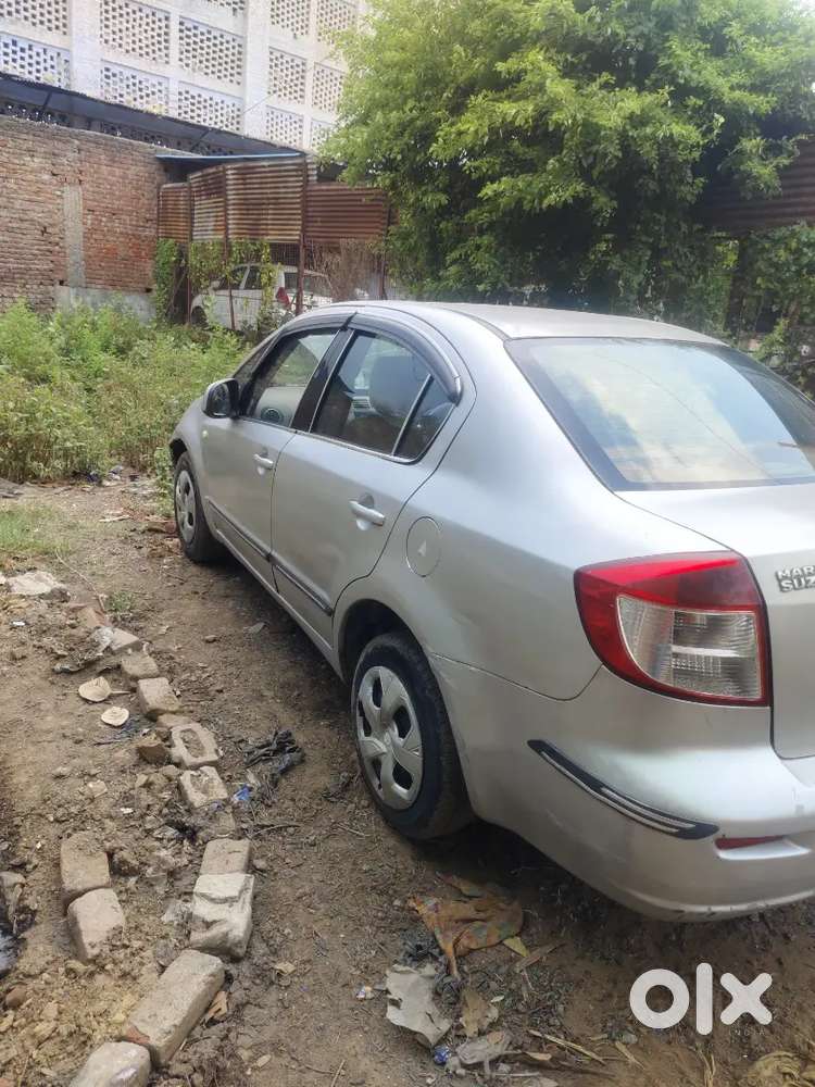 Suzuki Sx4 2011 ,5 Year Bad Hue H  New Condition Valid 2031 Tk H