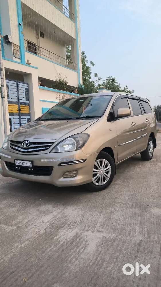 Toyota Innova 2.5 G Diesel 2010