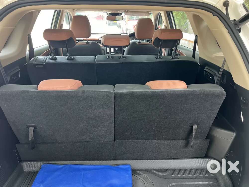 Mg Hector Plus Savvy Pro 1.5 Turbo Petrol Cvt 7 Str Dual Tone, 2023,..