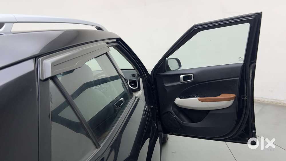 Hyundai Venue 1.0 S (o) Turbo Dct, 2023, Petrol