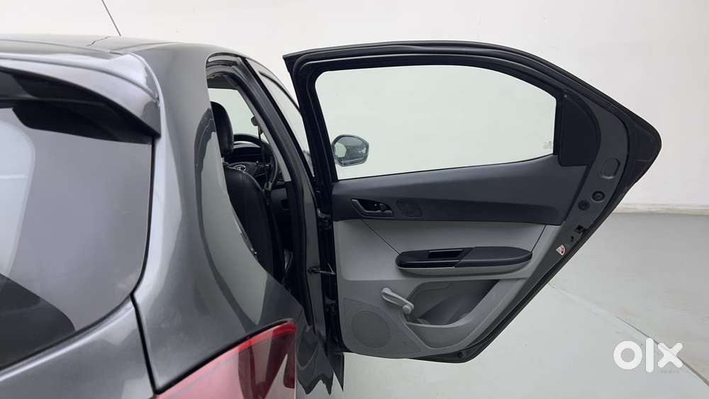 Tata Tiago 1.2 Revotron Xe Cng, 2023, Cng & Hybrids