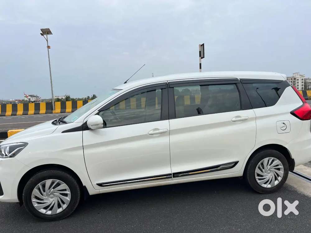 Maruti Suzuki Ertiga 2023 August Petrol 24200 Km Driven